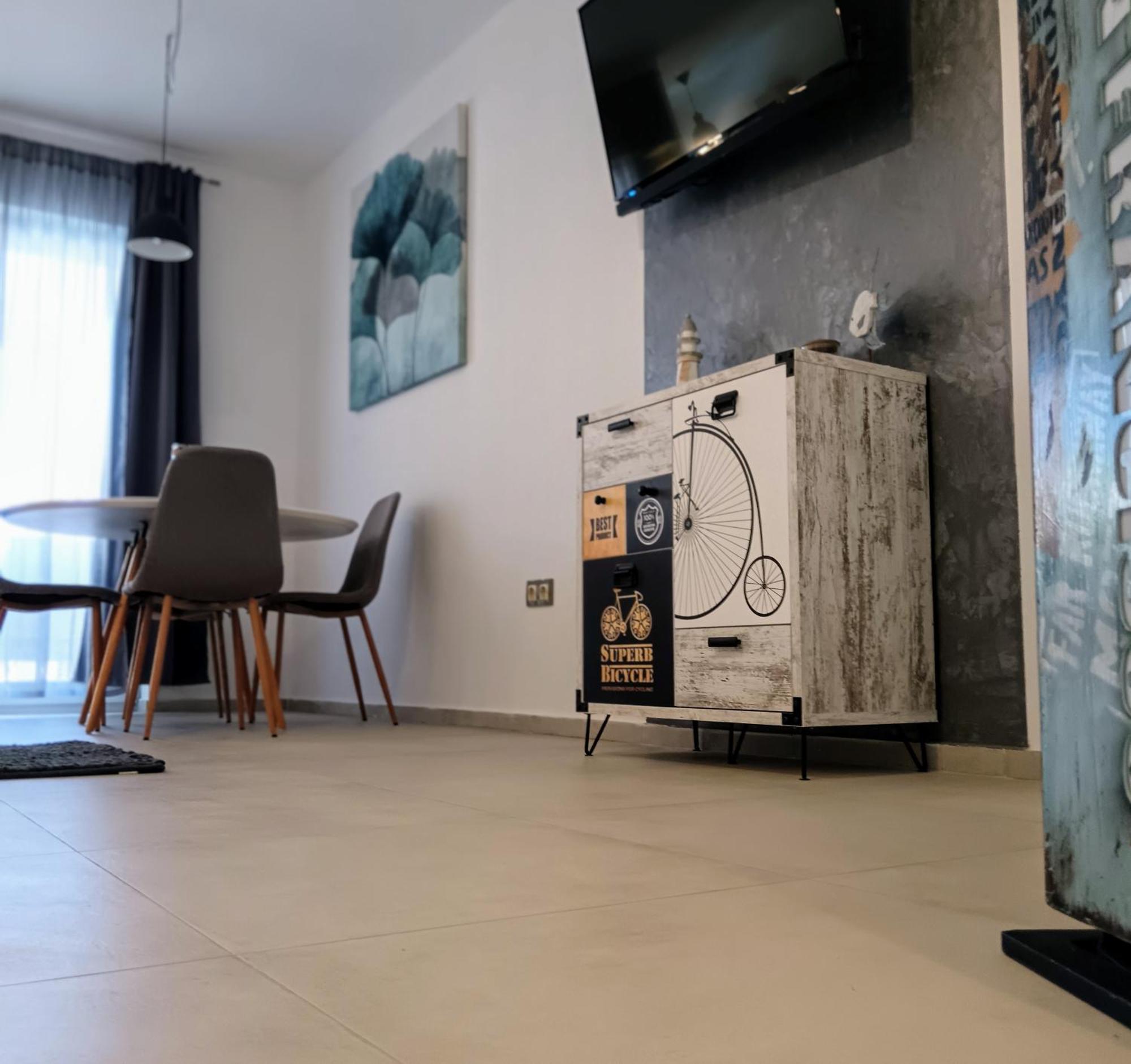 Holiday&Suite Klanac วีร์ ภายนอก รูปภาพ