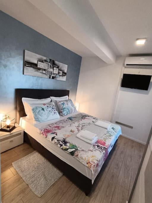 Holiday&Suite Klanac วีร์ ภายนอก รูปภาพ