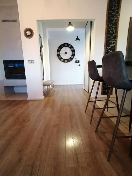 Holiday&Suite Klanac วีร์ ภายนอก รูปภาพ