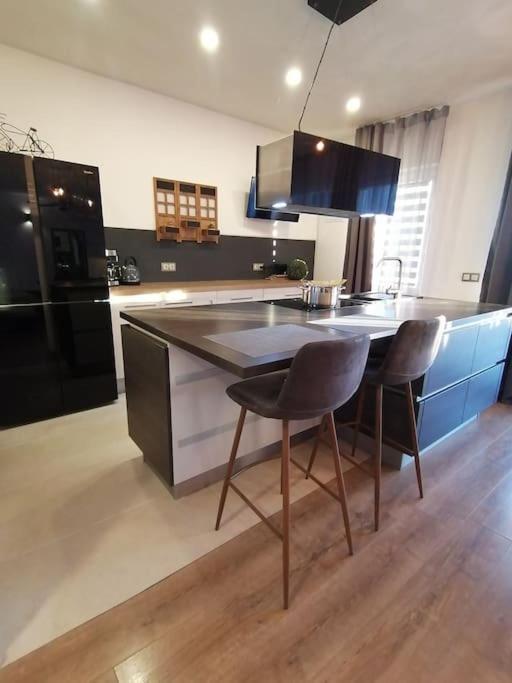 Holiday&Suite Klanac วีร์ ภายนอก รูปภาพ