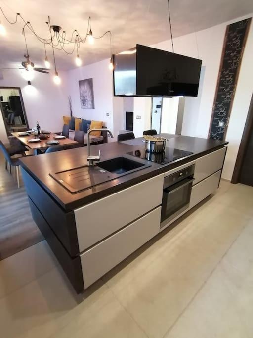 Holiday&Suite Klanac วีร์ ภายนอก รูปภาพ
